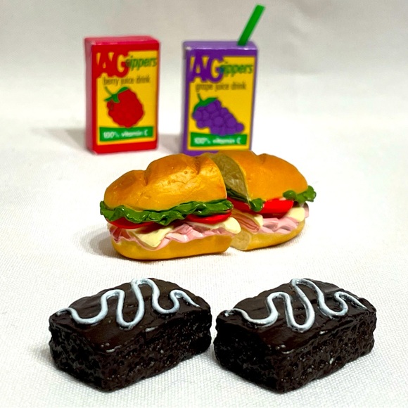 Vintage American Girl Picnic Lunch Food Set Hyper Realistic Sandwich Juice Boxes - Picture 1 of 5